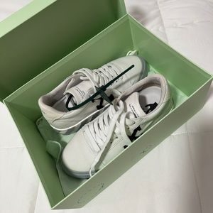 Off-White Vulcanized Low-Top Sneakers